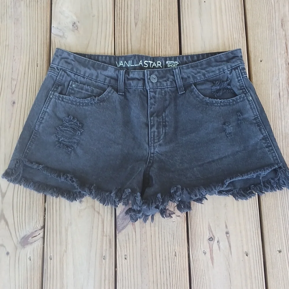 Vanilla Star festival short black raw hem shorts size 11
